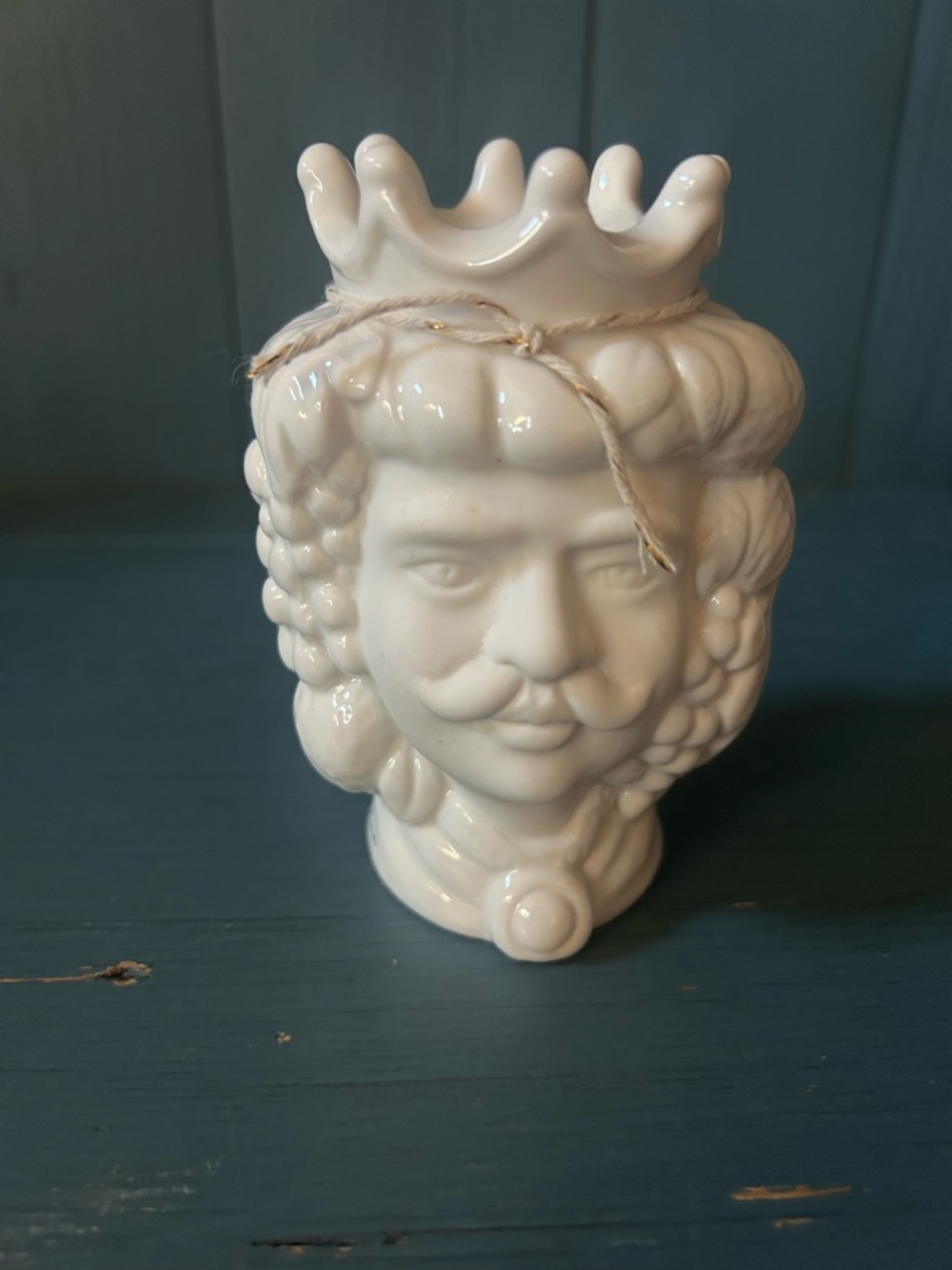 White Ceramic King/Queen Heads Mini Vase - Decorative Home Accent